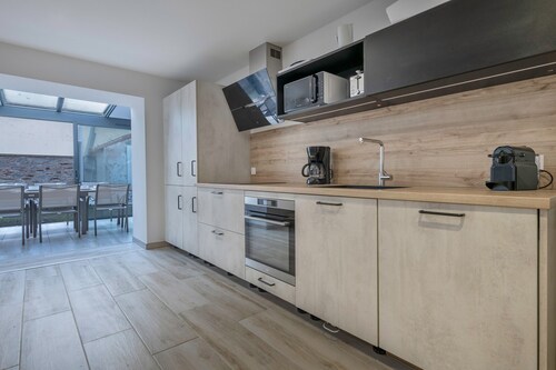 50m from the beach, pretty house for 8