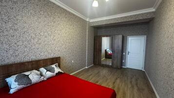 1 slaapkamer, een strijkplank/strijkijzer, wifi, beddengoed