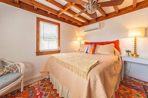 3 bedrooms, free WiFi - Oh So Sandy! - Southern Shores, Historic Flat Top, 100 Yds to Beach, Pets OK, Flex Stays (Southern Shores)