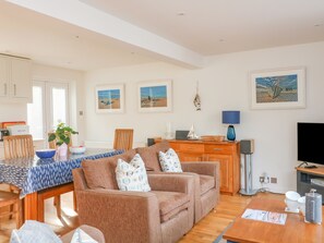 Living area - 3 Bonaventure Close (Salcombe)