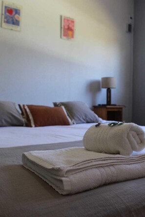 1 bedroom, premium bedding, down duvets, Select Comfort beds