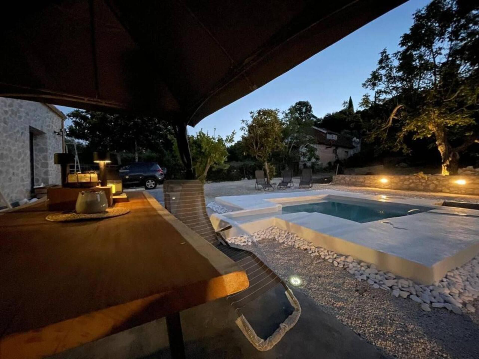 Villa | Piscina | Una piscina cubierta