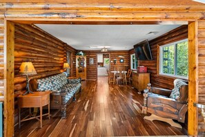 Smart TV, books, offices