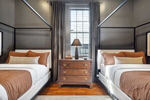 Unclassified image, 3 of 24, button