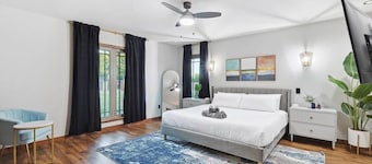 Russwood Acres Estate ft Gym, Cinema, Pool Table