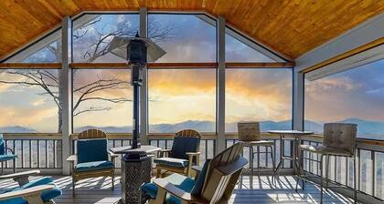 Darby Cottage: Panoramic Mtn Views, Screened Porch, Stunning Terrace