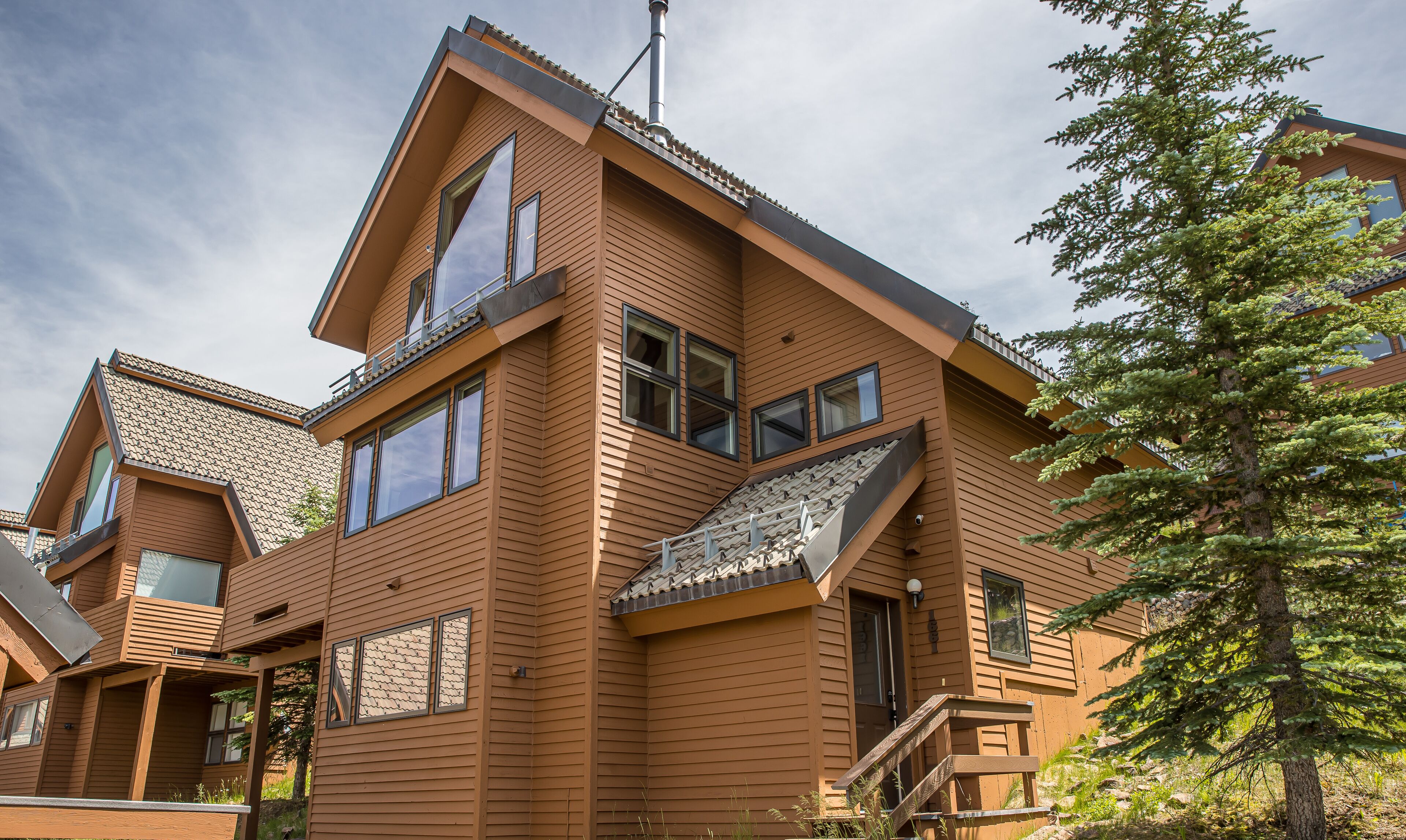 Ski in/Ski Out Arrowhead Townhome with Beautiful Views