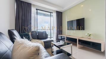 行政套房, 2 间卧室, 阳台 | 起居区 | 42-英寸液晶电视(配备有线频道)