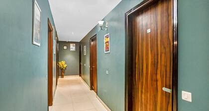 Qotel Hotel Church House Rohini Sector15