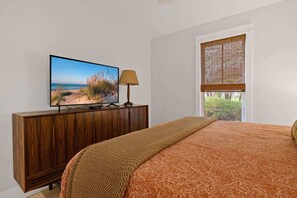 4 bedrooms, iron/ironing board, travel crib, WiFi - Modern Lakehouse Oasis with Pool & Fire Pit (Union Pier)