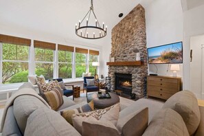 TV, fireplace - Modern Lakehouse Oasis with Pool & Fire Pit (Union Pier)
