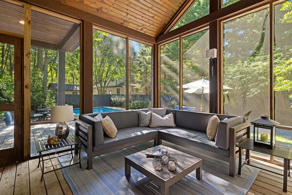 TV, fireplace - Juniper Presents: Modern Lakehouse Oasis with Pool + Fire Pit (Union Pier)