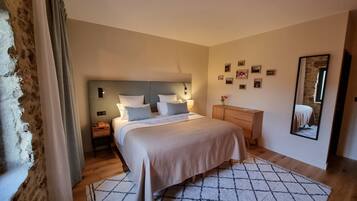 Ropa de cama de alta calidad y camas con pillow-top