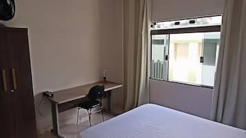 2 bedrooms, desk, iron/ironing board, free WiFi
