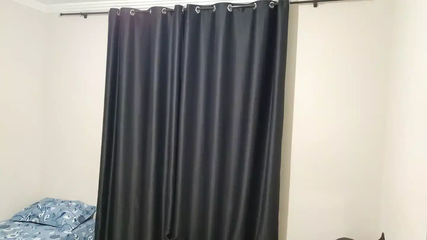 2 habitaciones, escritorio, tabla de planchar con plancha y wifi gratis 