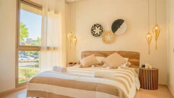 3 bedrooms, desk, iron/ironing board, travel cot