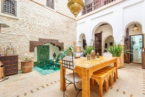 Servei de restauració a l'aire lliure