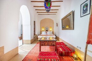 5 bedrooms, desk, iron/ironing board, travel crib - Riad El Faris Exclusif-Moroccan Breakfast Included (Marrakesh)