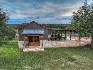 Outdoor dining - Sunset Valley Ranch S (Fredericksburg)