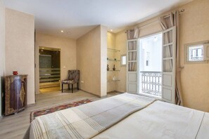 3 bedrooms, iron/ironing board, travel cot, WiFi