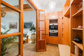 Desk, iron/ironing board, travel cot, WiFi - Riad Private Pool and Breakfast Heart of Medina (Marrakech)