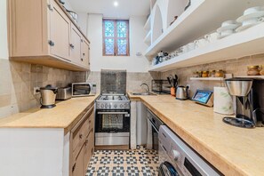 Frigorífic, microones, forn i placa de cuina 