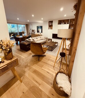 Living area - new terrace apartment, renovated by architect in the heart of Paris (Paris)