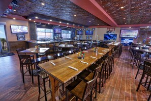 Dining - Four Bedroom Condo WestGate Lakes Resort & Spa Universal Studios & SeaWorld (Orlando)