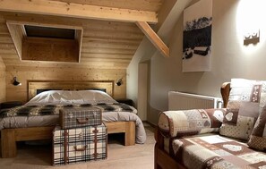 5 bedrooms, WiFi, bed sheets