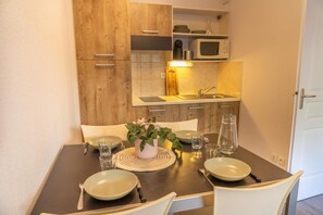 Kühlschrank, Mikrowelle, Geschirrspüler