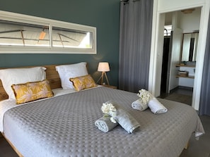 2 bedrooms, iron/ironing board, travel cot, free WiFi