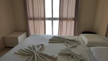 3 bedrooms, desk, free WiFi, bed sheets