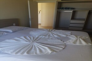 3 多间卧室、办公桌、免费 WiFi、床单