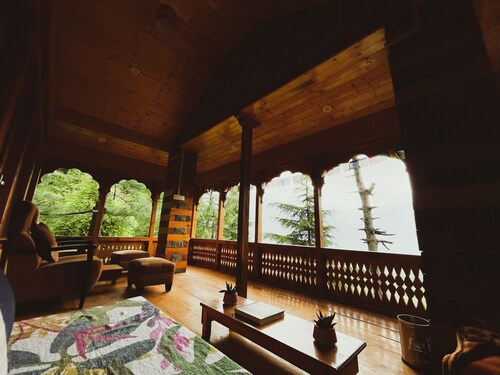 A secluded Private Castle with the Balcony of Dreams in the middle of a forest!