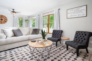 Televisión y chimenea 