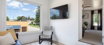 Sams Loft on Main St. 5 min to Mohican