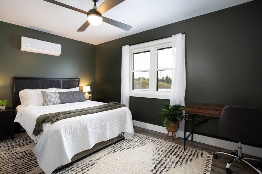 2 makuuhuonetta, silitysrauta/-lauta, Wi-Fi, vuodevaatteet