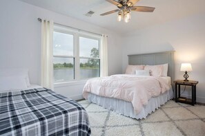 2 bedrooms, iron/ironing board, WiFi, bed sheets