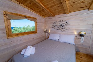 1 bedroom, in-room safe, free WiFi, bed sheets