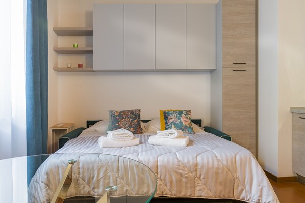 1 bedroom, iron/ironing board, WiFi, bed sheets