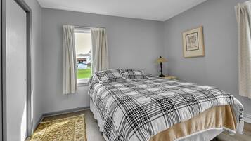 3 bedrooms, WiFi, bed sheets