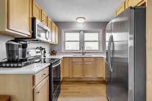 Mikroaaltouuni, uuni, liesi, astianpesukone