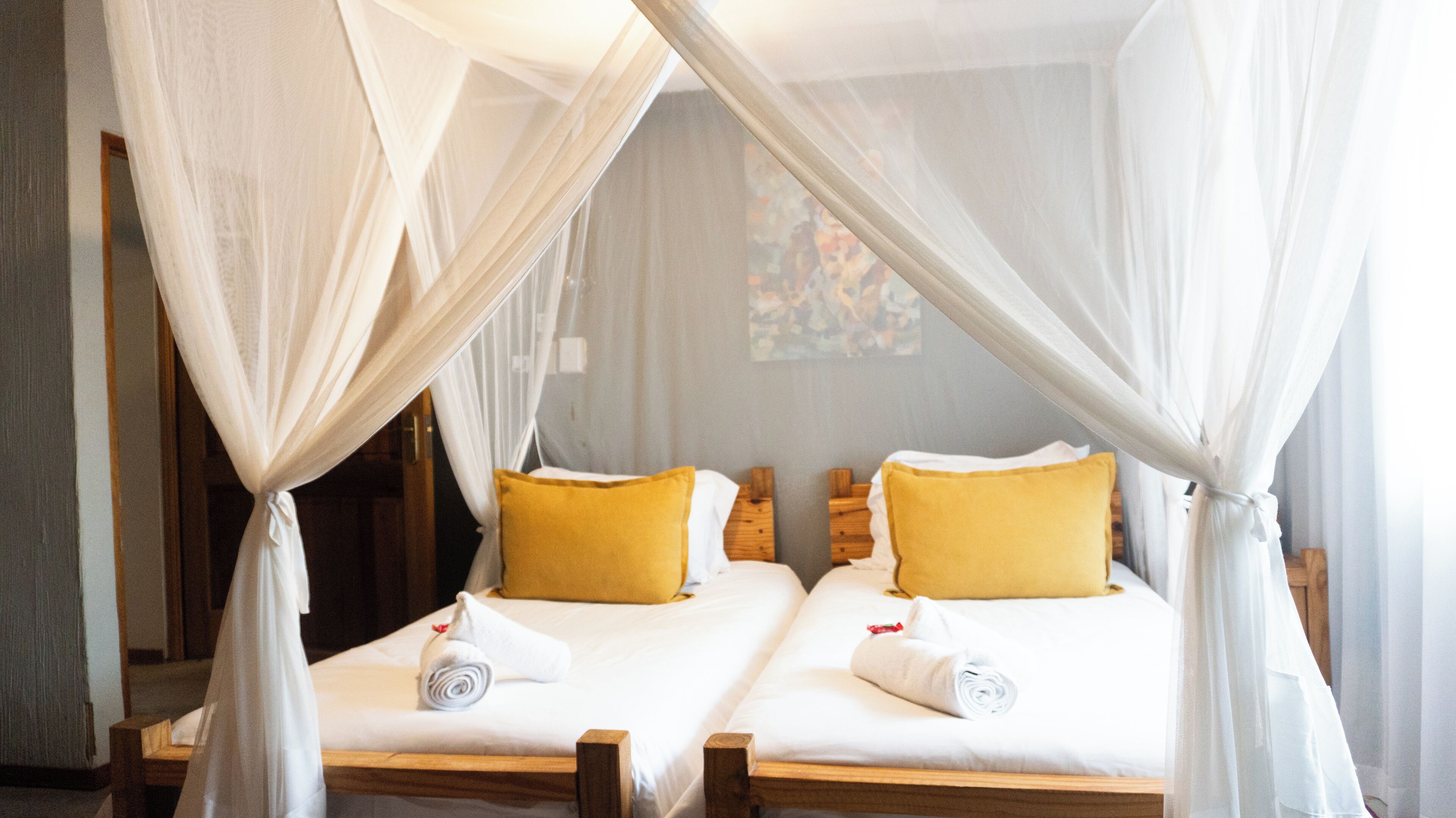 Tomannsrom – classic | Safe på rommet, individuelt innredet, wi-fi (inkludert) og sengetøy