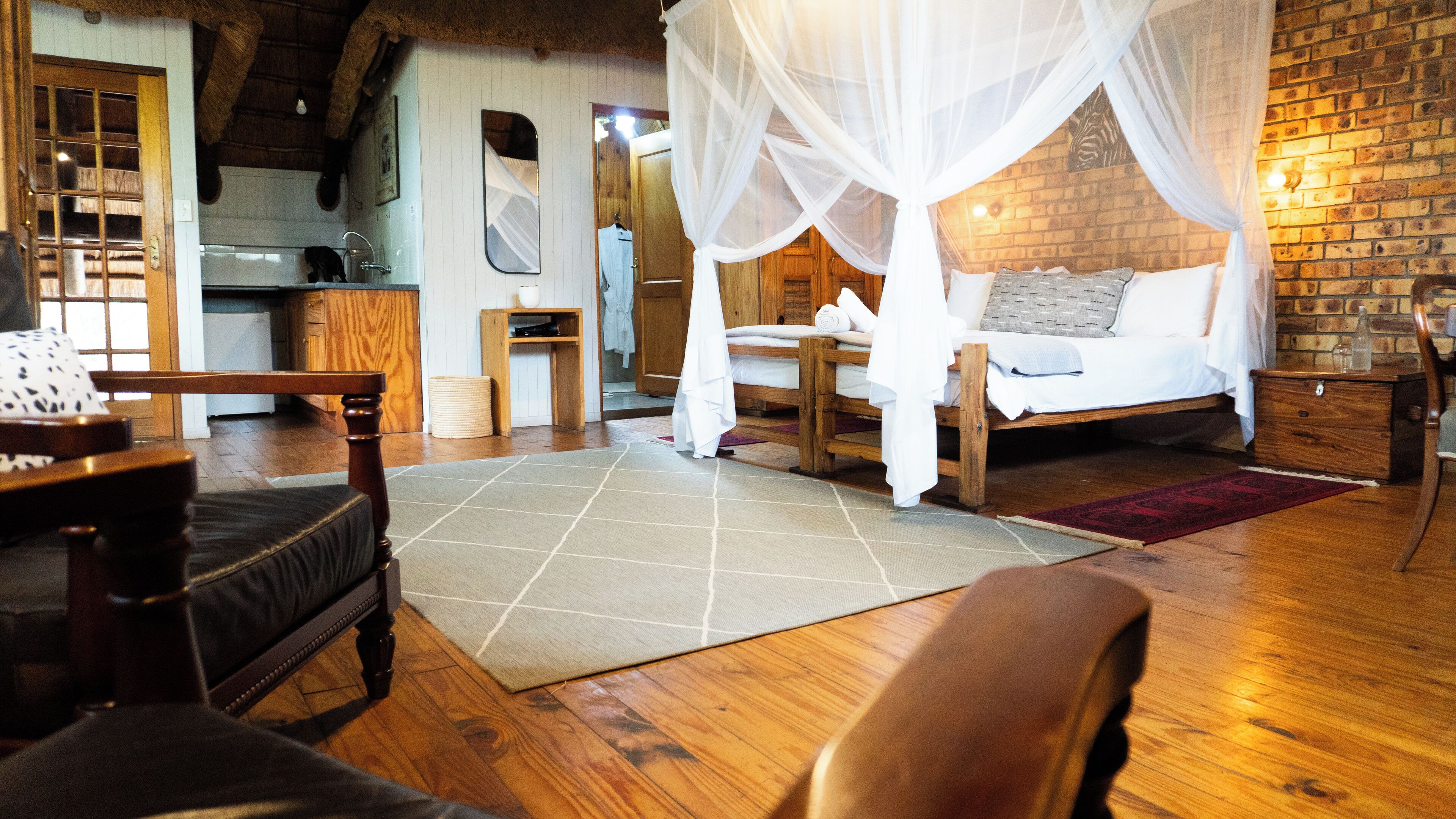 Studiosuite – standard | Safe på rommet, individuelt innredet, wi-fi (inkludert) og sengetøy