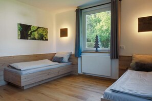 2 Schlafzimmer, Bügeleisen/Bügelbrett, Reisekinderbett, kostenloses WLAN