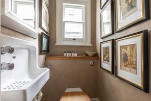 Towels - Lilyville Road III by onefinestay (London)