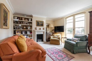 Télévision, cheminée