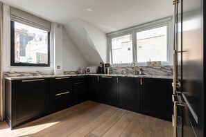 Dishwasher, coffee/tea maker