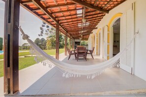 Outdoor dining - Deliciosa Casa de Montanha a 45 min da Faria Lima (Sitio Santa Rosa São Roque)