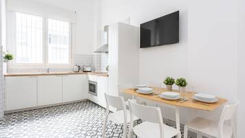 Comfort Loft | Private kitchen | Full-size fridge, microwave, stovetop, coffee/tea maker